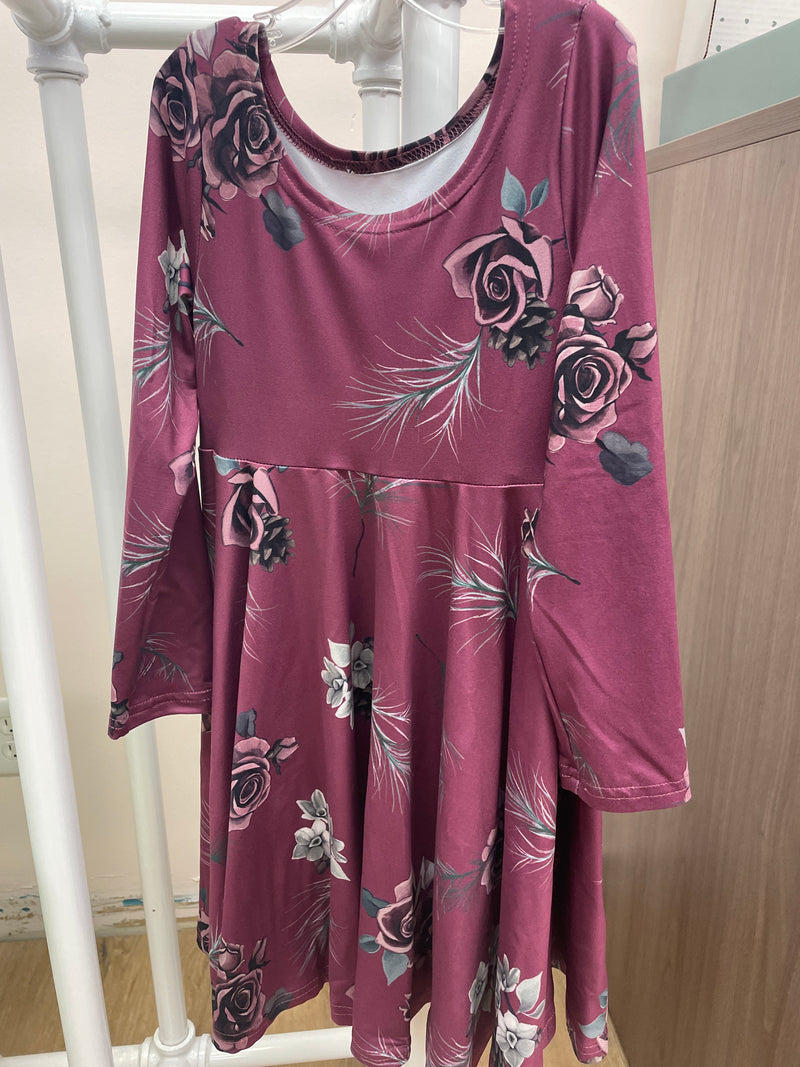 Robe Abi enfant, DBP fleurs et cocottes fond bourgogne/mauve